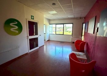 Interno non residenziale - Office strada Statale Ticinese, Borgo Ticino - photo 12