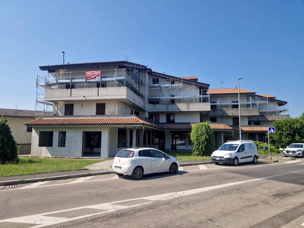 Zona - Negozio via Giovanni XXIII, 1, Daverio - foto 2