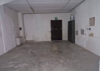 Magazzino - Negozio via Giovanni XXIII, 1, Daverio - foto 6