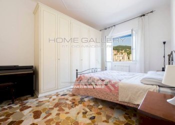 Camera da letto - Appartamento via Giuseppe Piantelli, Genova (zona Marassi) - foto 9