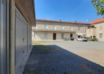 Cortile interno - Rustico Serralunga di Crea - foto 8