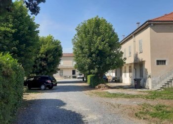 Cortile interno - Rustico Serralunga di Crea - foto 13