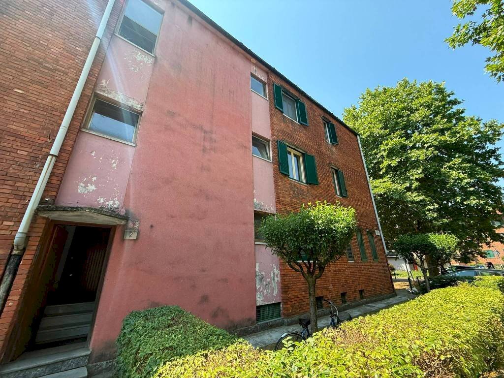 Facciata - Three-room apartment via dei Platani, 2, Torino (neighborhood Falchera) - photo 1