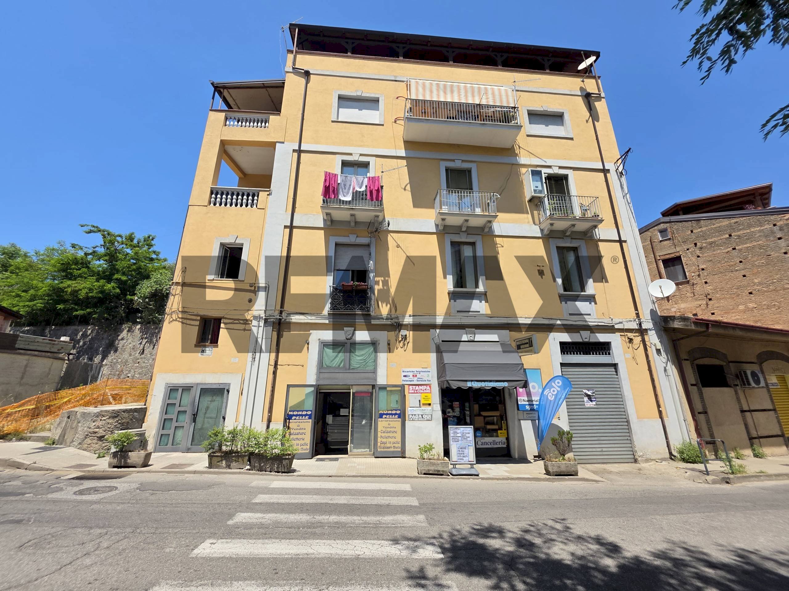 Edificio all\'aperto - Locale Commerciale Via Romualdo Montagna
 
26, Cosenza - foto 1