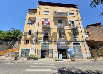 Edificio all\'aperto - Locale Commerciale Via Romualdo Montagna
 
26, Cosenza - foto 1