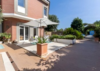 Cortile interno - Villa via del Tibet, Roma (neighborhood EUR) - photo 1