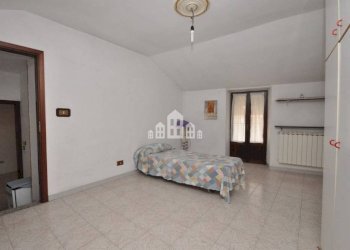Camera da letto - Casa indipendente via Cesare Battisti, 5, Cuorgnè - foto 17