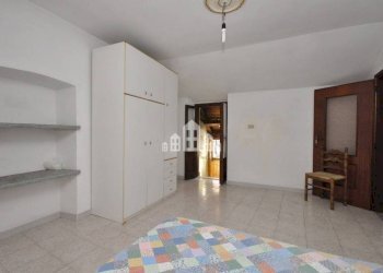 Camera da letto - Casa indipendente via Cesare Battisti, 5, Cuorgnè - foto 19