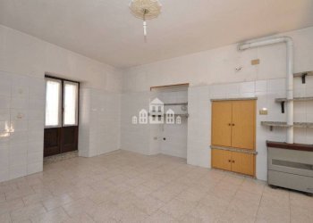 Cucina - Casa indipendente via Cesare Battisti, 5, Cuorgnè - foto 7