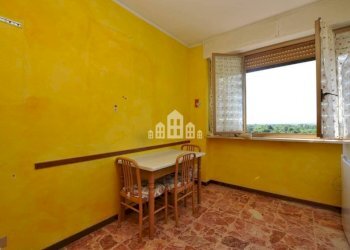Cucina - Three-room apartment corso Vercelli, 72, Ivrea - photo 10
