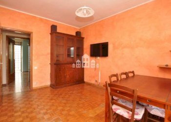 Camera da letto - Three-room apartment corso Vercelli, 72, Ivrea - photo 20