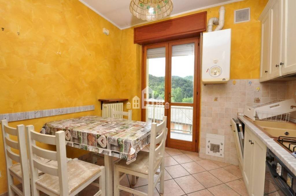 Cucina - Quadrilocale via Galimberti, 45, Cuorgnè - foto 1