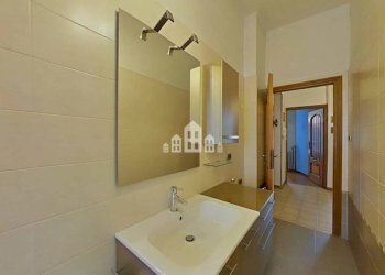 Bagno - Trilocale corso Enrico De Nicola, 58, Torino (zona Crocetta) - foto 18