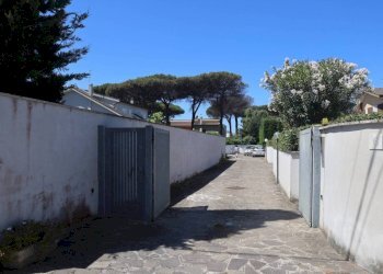 Cortile interno - Villa via dei Garofani, 6, Anzio - photo 19