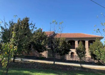 Facciata - Villa strada San Pietro, Nizza Monferrato - foto 1