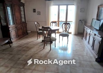 Salone - Appartamento via Agesidamo, Locri - foto 1