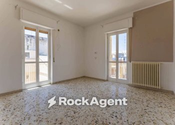 Cucina - Three-room apartment via Taranto, 1, Bari (neighborhood Santo Spirito) - photo 16