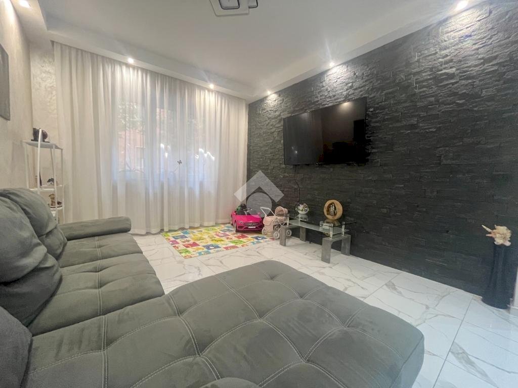 Four-room apartment Via Brunetta d'usseaux, Pinerolo - photo 1