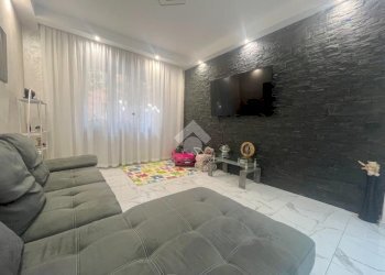 Four-room apartment Via Brunetta d'usseaux, Pinerolo - photo 1