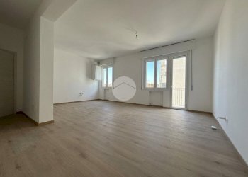 Three-room apartment Via Circonvallazione Meridionale, Rimini - photo 1