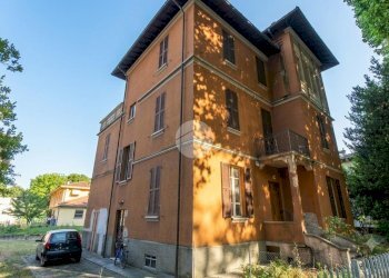 Three-room apartment Via Roma, Langhirano - photo 1