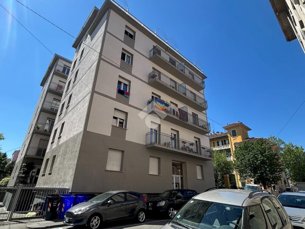 Three-room apartment Via Zara, Parma (neighborhood Oltretorrente) - photo 1