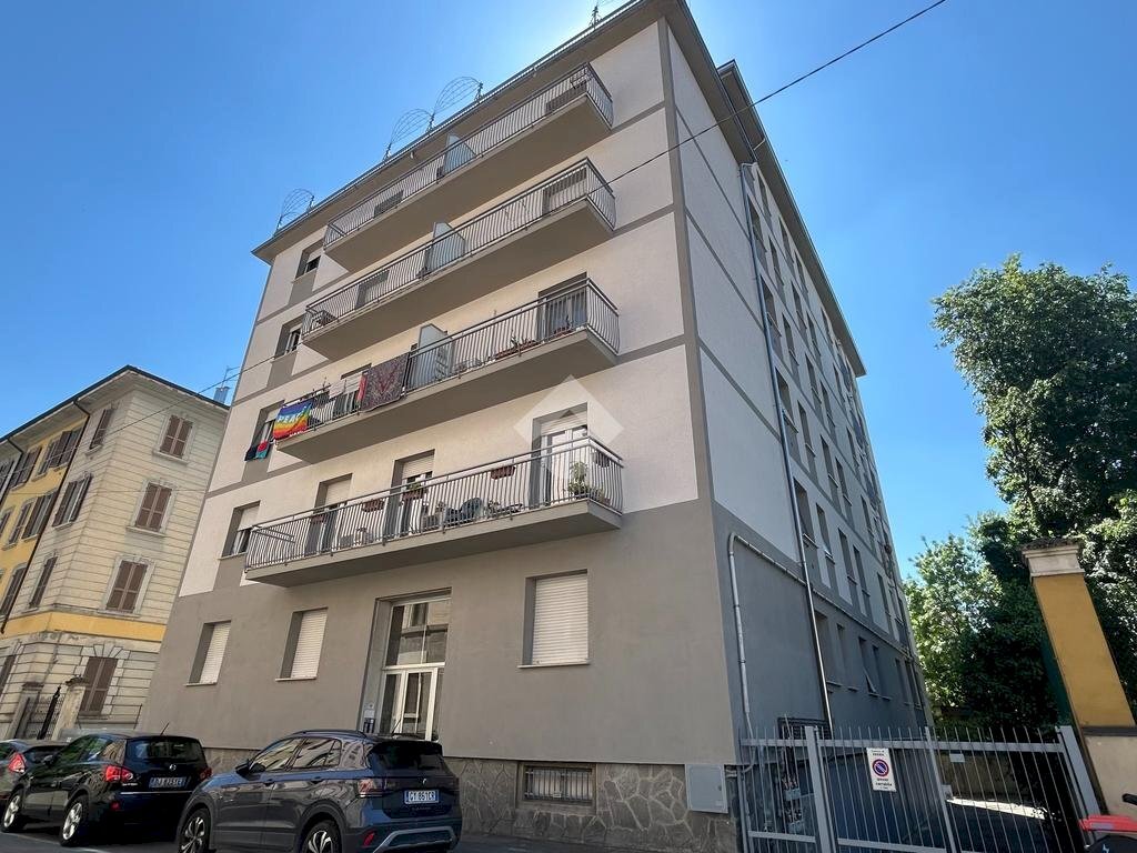 Three-room apartment Via Zara, Parma (neighborhood Oltretorrente) - photo 2
