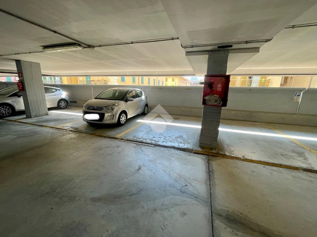 Posto Auto Piazza Borgo Pila, Genova (zona Foce) - foto 2