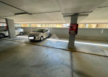 Posto Auto Piazza Borgo Pila, Genova (zona Foce) - foto 2