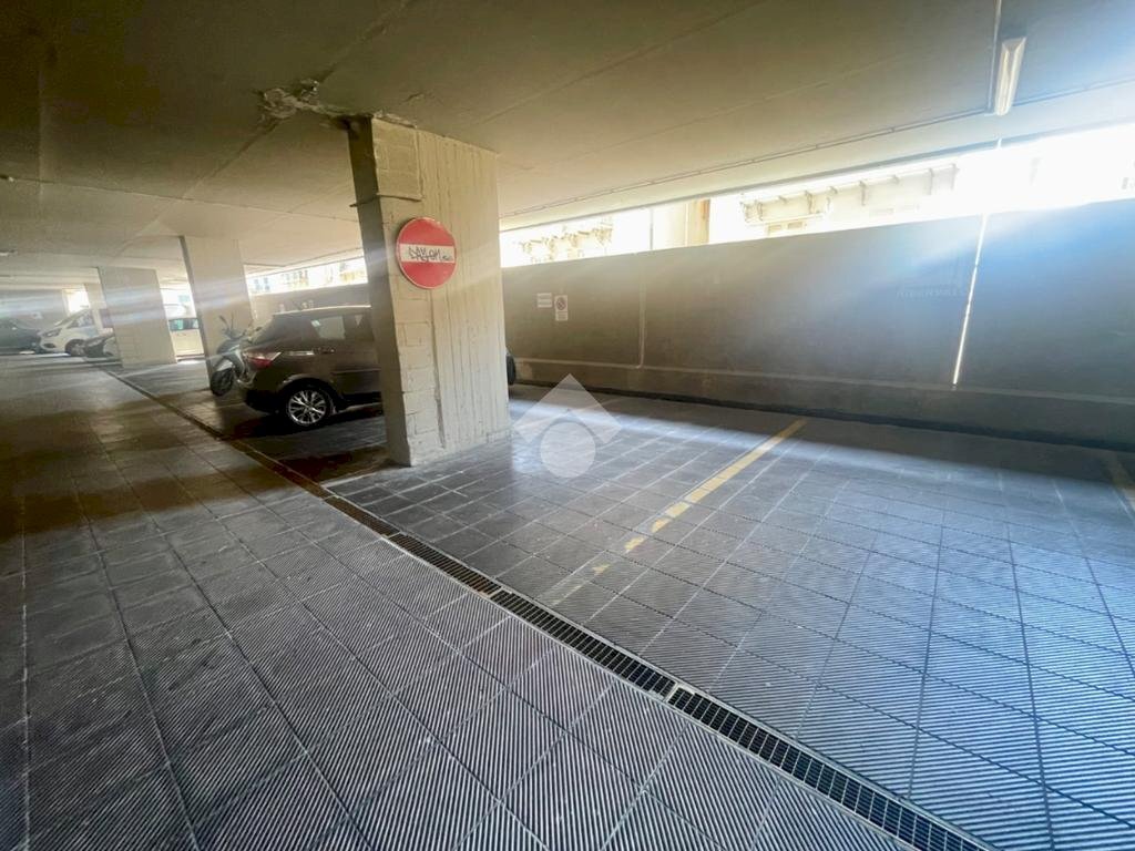 Posto Auto Piazza Borgo Pila, Genova (zona Foce) - foto 2