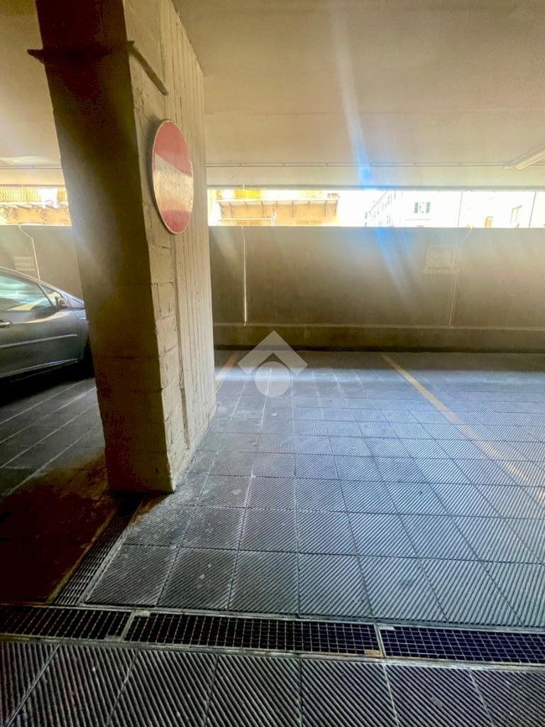 Posto Auto Piazza Borgo Pila, Genova (zona Foce) - foto 3