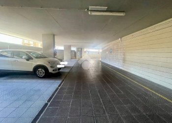 Posto Auto Piazza Borgo Pila, Genova (zona Foce) - foto 6