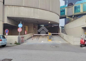 Posto Auto Piazza Borgo Pila, Genova (zona Foce) - foto 8