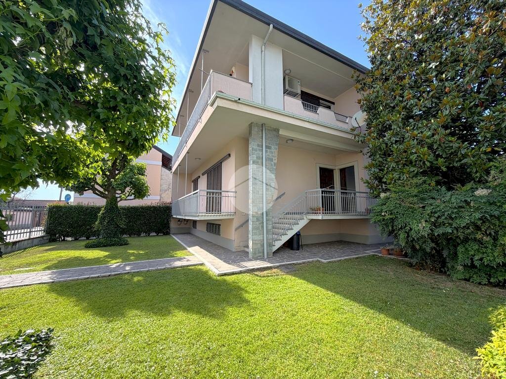 Villa Via Pace, Santo Stefano Ticino - photo 2