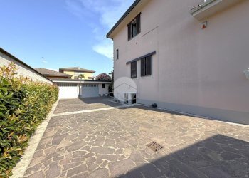 Villa Via Pace, Santo Stefano Ticino - photo 8
