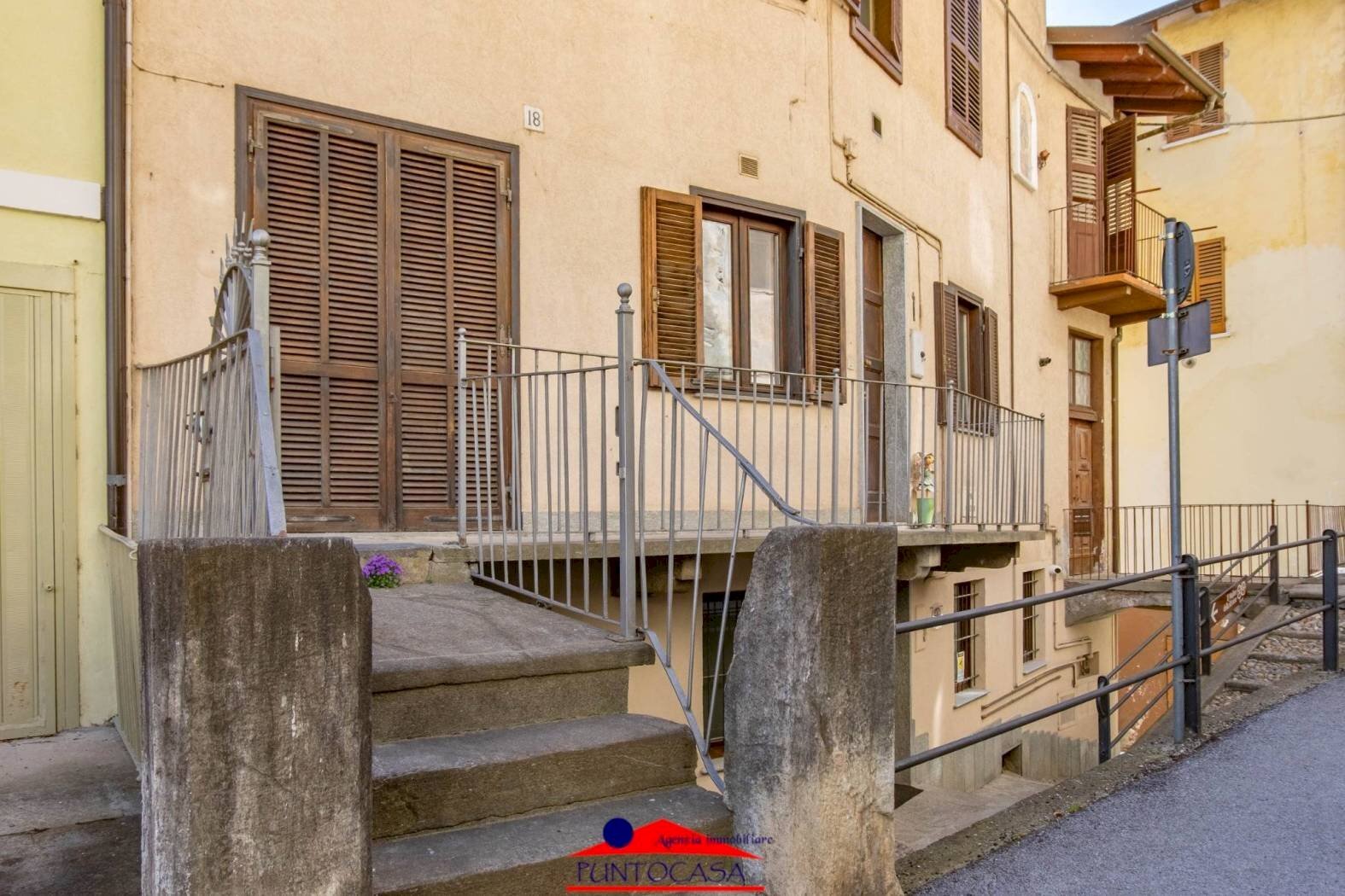 Three-room apartment Via Caraglio, 16, Dronero - photo 2