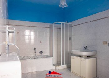 Three-room apartment Via Caraglio, 16, Dronero - photo 8