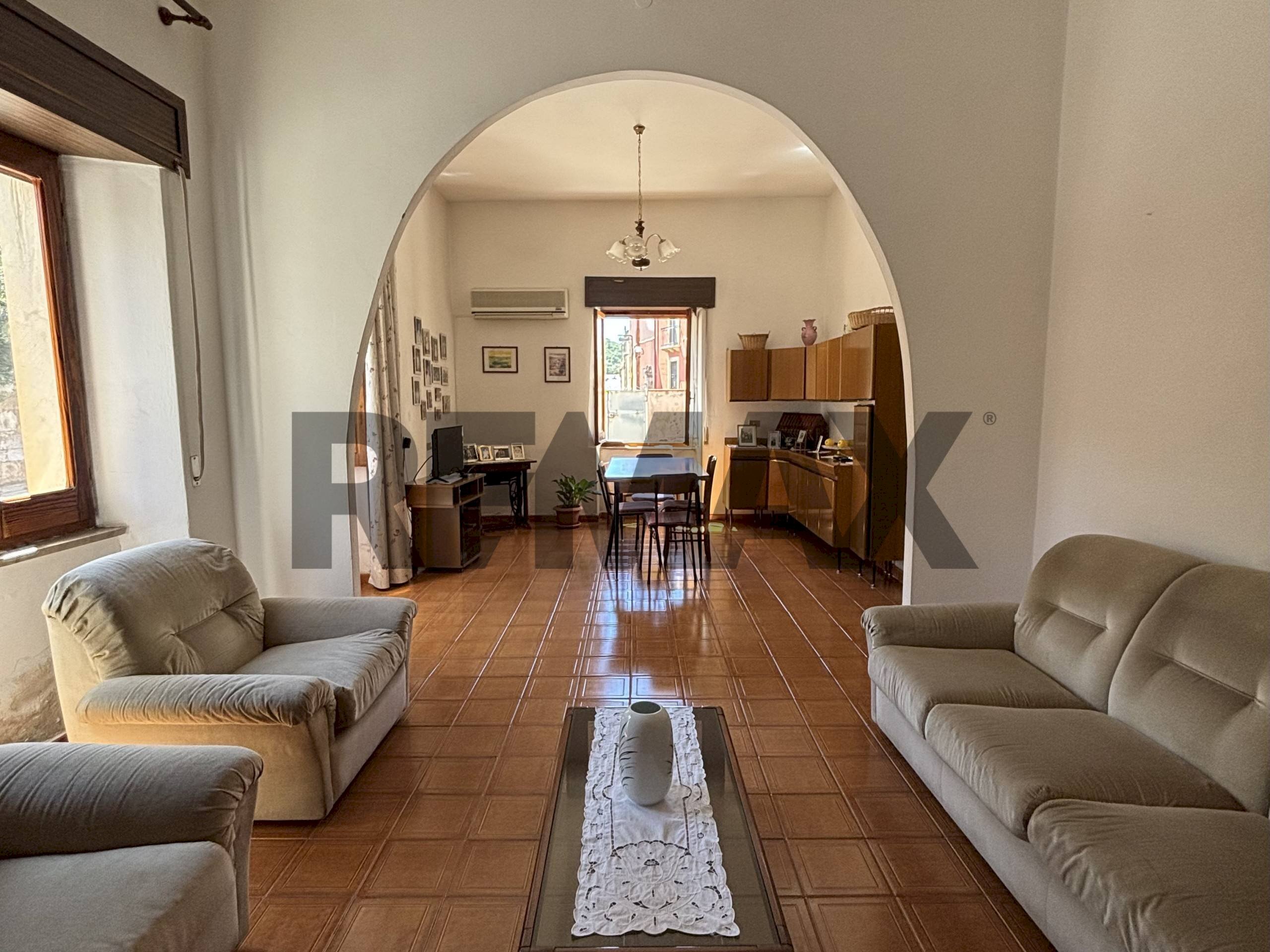 Sala da pranzo - Villa a Schiera VIA CAGLIARI
 
58, Teulada - foto 3