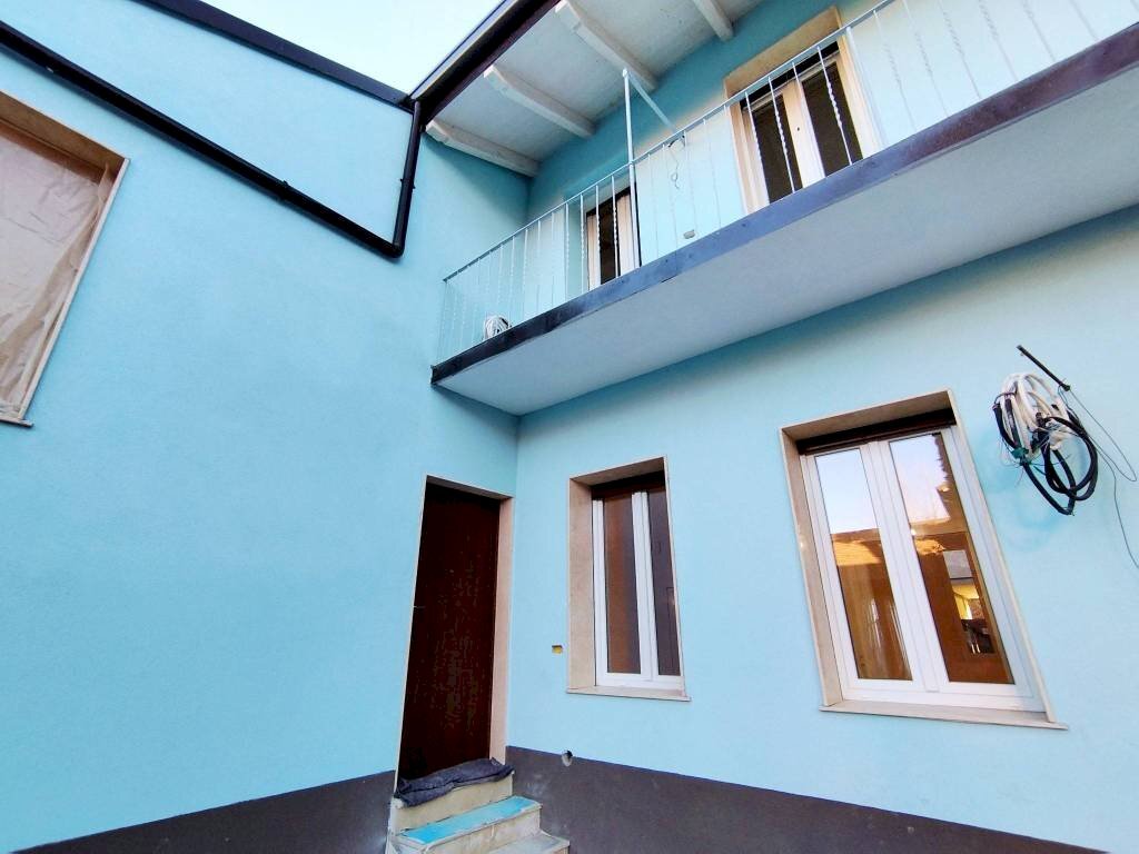 Facciata - Villa via A. Chaniach, 4, Pogliano Milanese - photo 1
