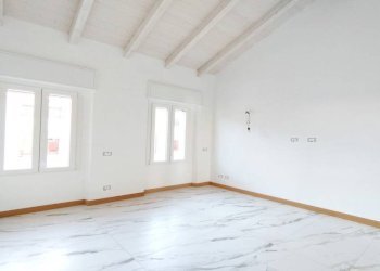 Camera da letto - Villa via A. Chaniach, 4, Pogliano Milanese - photo 35