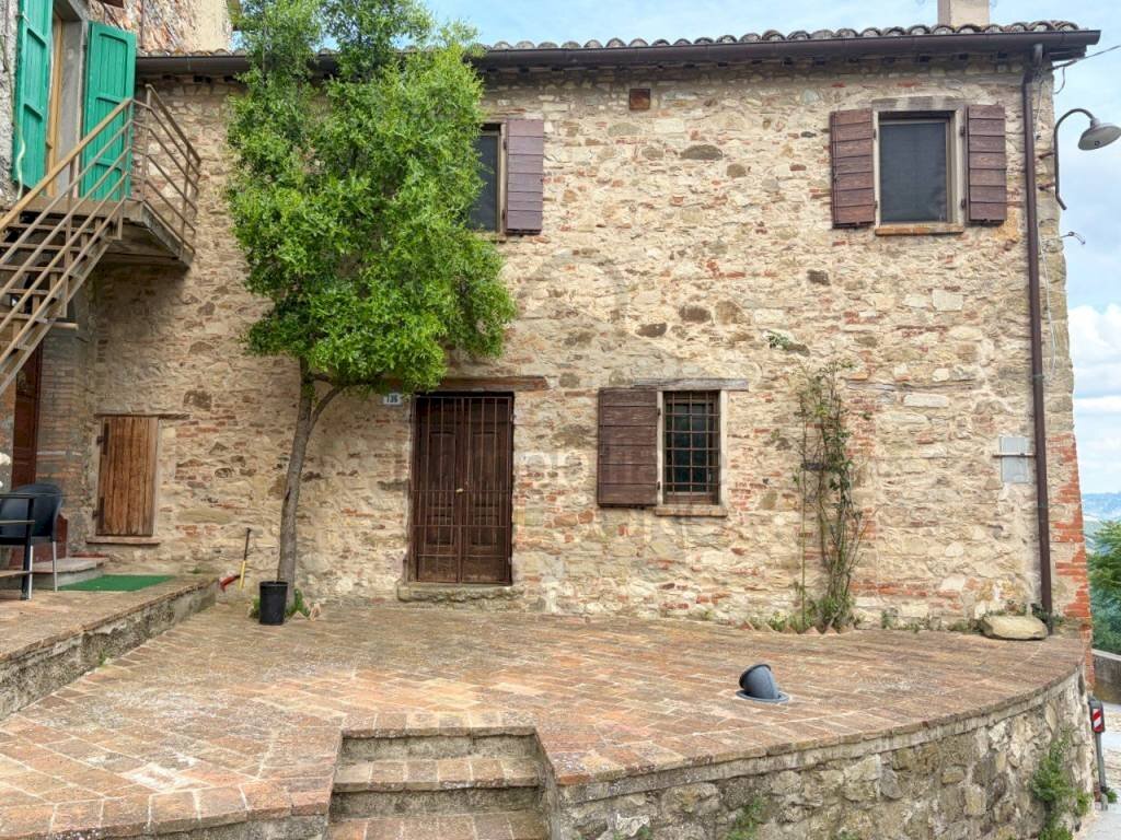 Facciata - Casa indipendente via Rontagnano Cossure, Sogliano al Rubicone - foto 2