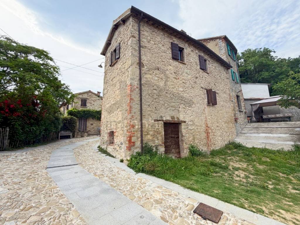 Facciata - Casa indipendente via Rontagnano Cossure, Sogliano al Rubicone - foto 3