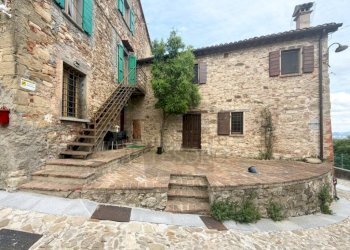 Facciata - Casa indipendente via Rontagnano Cossure, Sogliano al Rubicone - foto 1