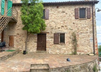 Facciata - Casa indipendente via Rontagnano Cossure, Sogliano al Rubicone - foto 2