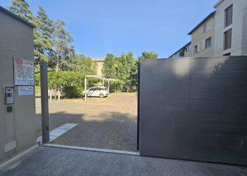 ENTRATA/USCITA - Parking space Via De' Buttieri, SNC, Bologna (neighborhood Santo Stefano) - photo 1