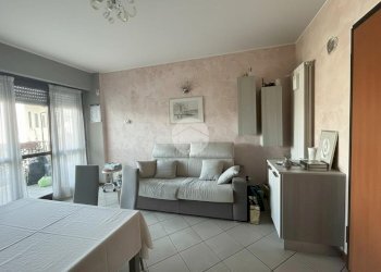 Two-room apartment Viale Isonzo, Rozzano - photo 3