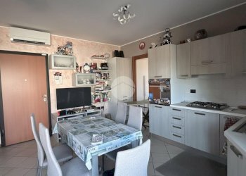 Two-room apartment Viale Isonzo, Rozzano - photo 4