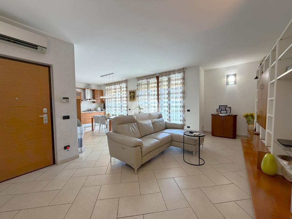 Four-room apartment Via P. Giovanni Paolo II, Santo Stefano Ticino - photo 1