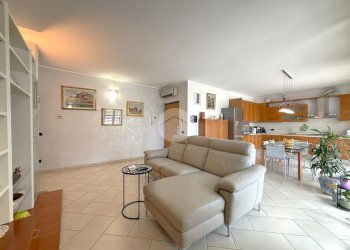 Four-room apartment Via P. Giovanni Paolo II, Santo Stefano Ticino - photo 2