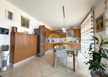 Four-room apartment Via P. Giovanni Paolo II, Santo Stefano Ticino - photo 4